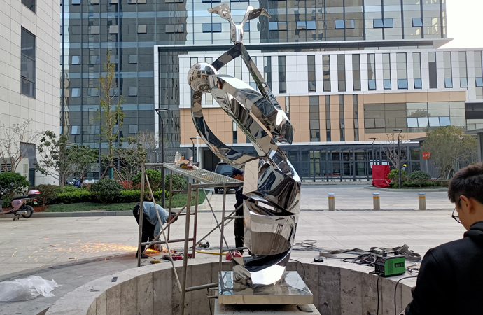 現(xiàn)場安裝�?.jpg 現(xiàn)場安裝�?.jpg